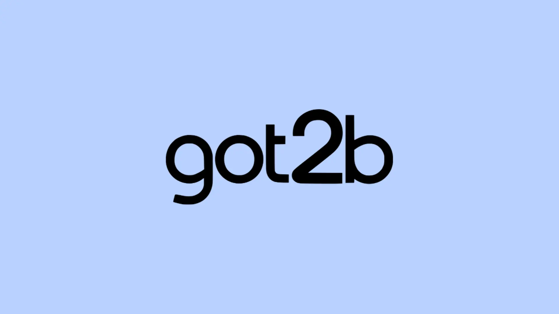 Logo en negro de got2b sobre fondo azul.