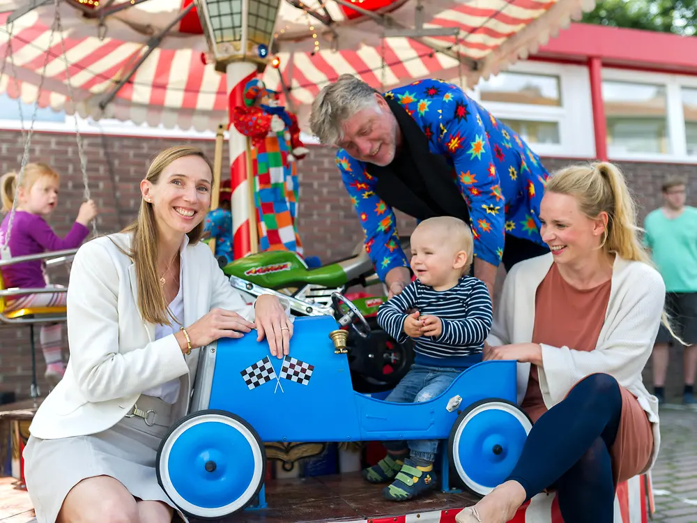 Dr. Simone Bagel-Trah (links) auf dem Familienfest